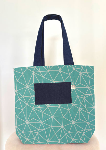 Geometric aqua